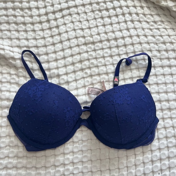 Victoria Secret Push up Bra - Picture 1 of 2